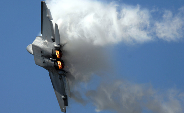 Syria poligonem dla nowej wersji F-22? Pentagon ryzykuje technicznym cudem