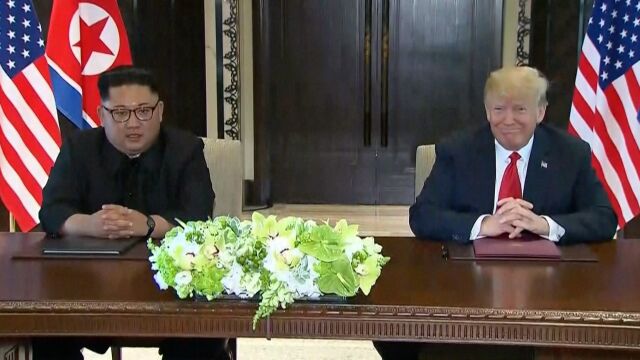 Oświadczenia Kima i Trumpa podczas podpisywania