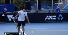 Majchrzak wygrał 2. seta w starciu z Seppim w 1. rundzie Australian Open