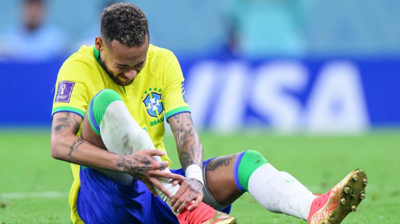 Neymar walczy z czasem. 