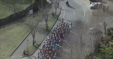 Kraksa w peletonie na 2. etapie Volta a Catalunya