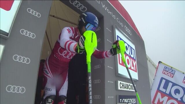 Marco Schwarz wygrał pierwszy przejazd slalomu w Chamonix