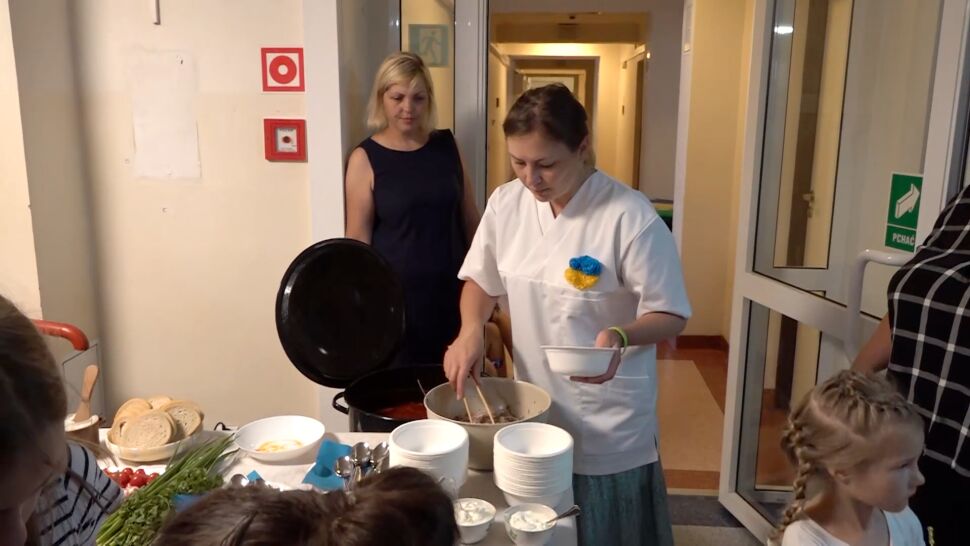 W Siedlcach otwarto dom dla uchodźców z Ukrainy. "Tu mam spokój, mam koleżanki"