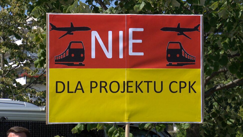 Protest przed Sejmem w sprawie CPK. "Państwo chce odebrać naszą własność"