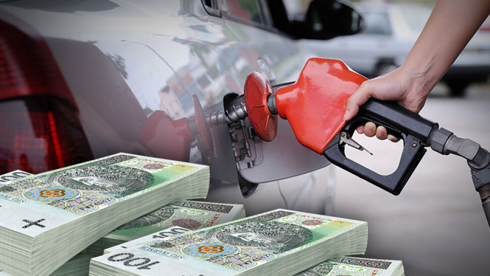 PiS planuje znacznie podwyższyć opłatę paliwową, by łatać samorządowe drogi