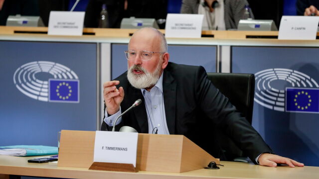 Frans Timmermans said that Poland must withdraw from using coal
